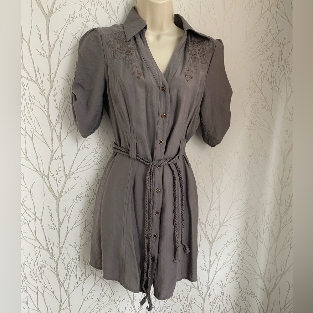 Mustard Seed Gray button down blouse size medium